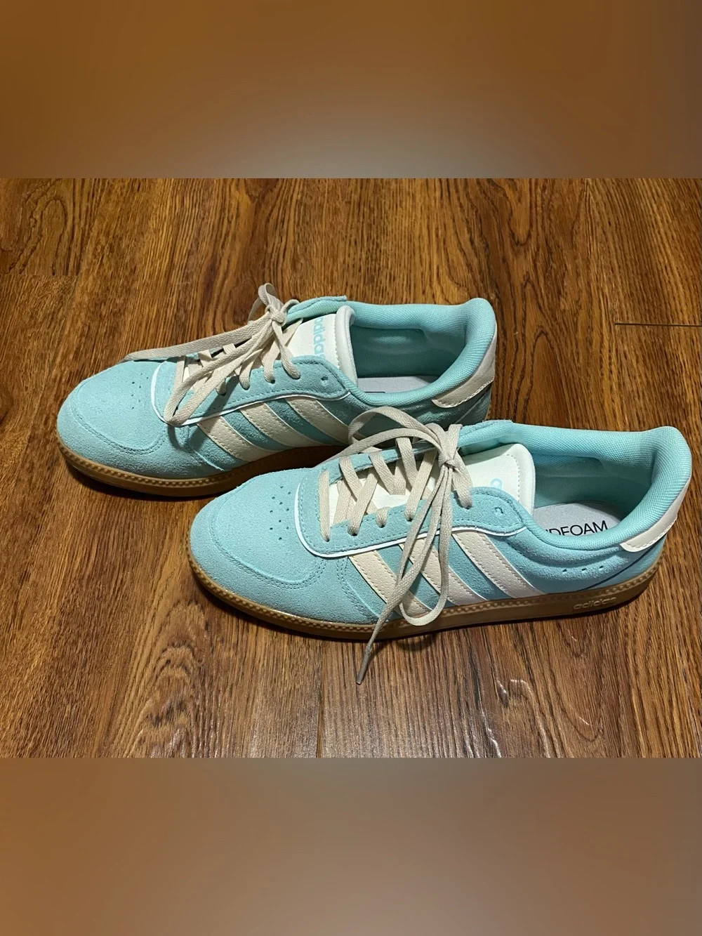 adidas Women’s Aqua Suede Lace-Up Sneakers with Cream Accents Size 7.5